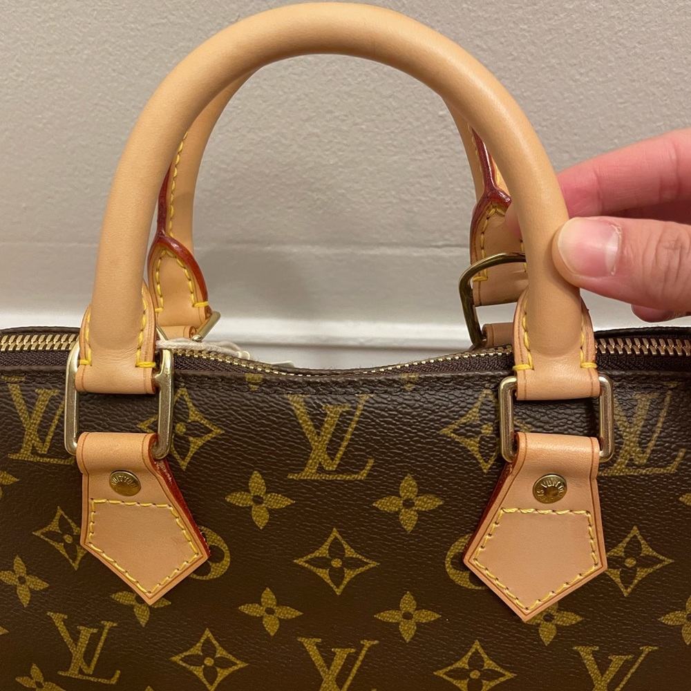 Louis Vuitton Alma monogram bag - Picture 7 of 11